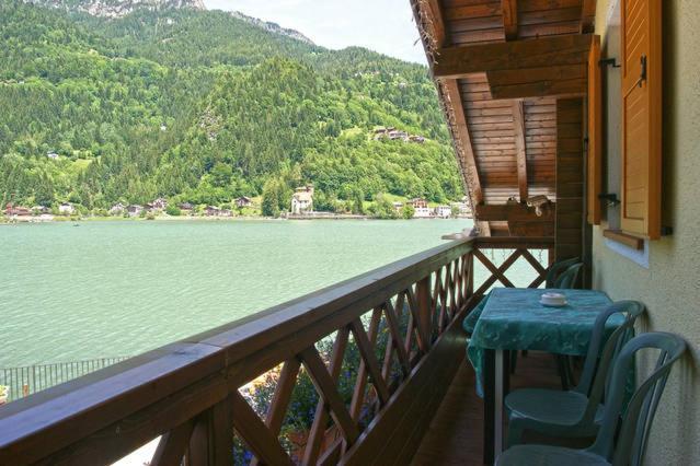 אלגה Appartamenti Chalet Al Lago מראה חיצוני תמונה